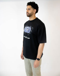 OVERSIZED T-SHIRT“THE WORLD IS NOIR”